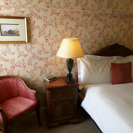 The Bear Hotel Дивайзис Номер фото
