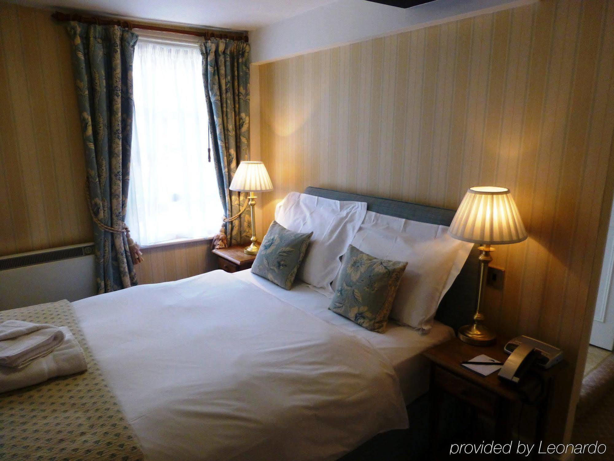 The Bear Hotel Дивайзис Экстерьер фото